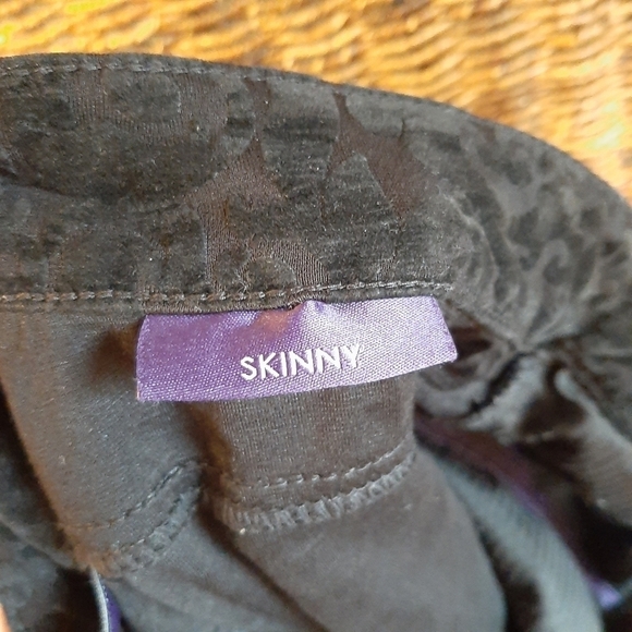 NYDJ Burnout Velvet Tapered Pants 12 Lift Tuck Technology Slim Jaquard - Picture 6 of 9